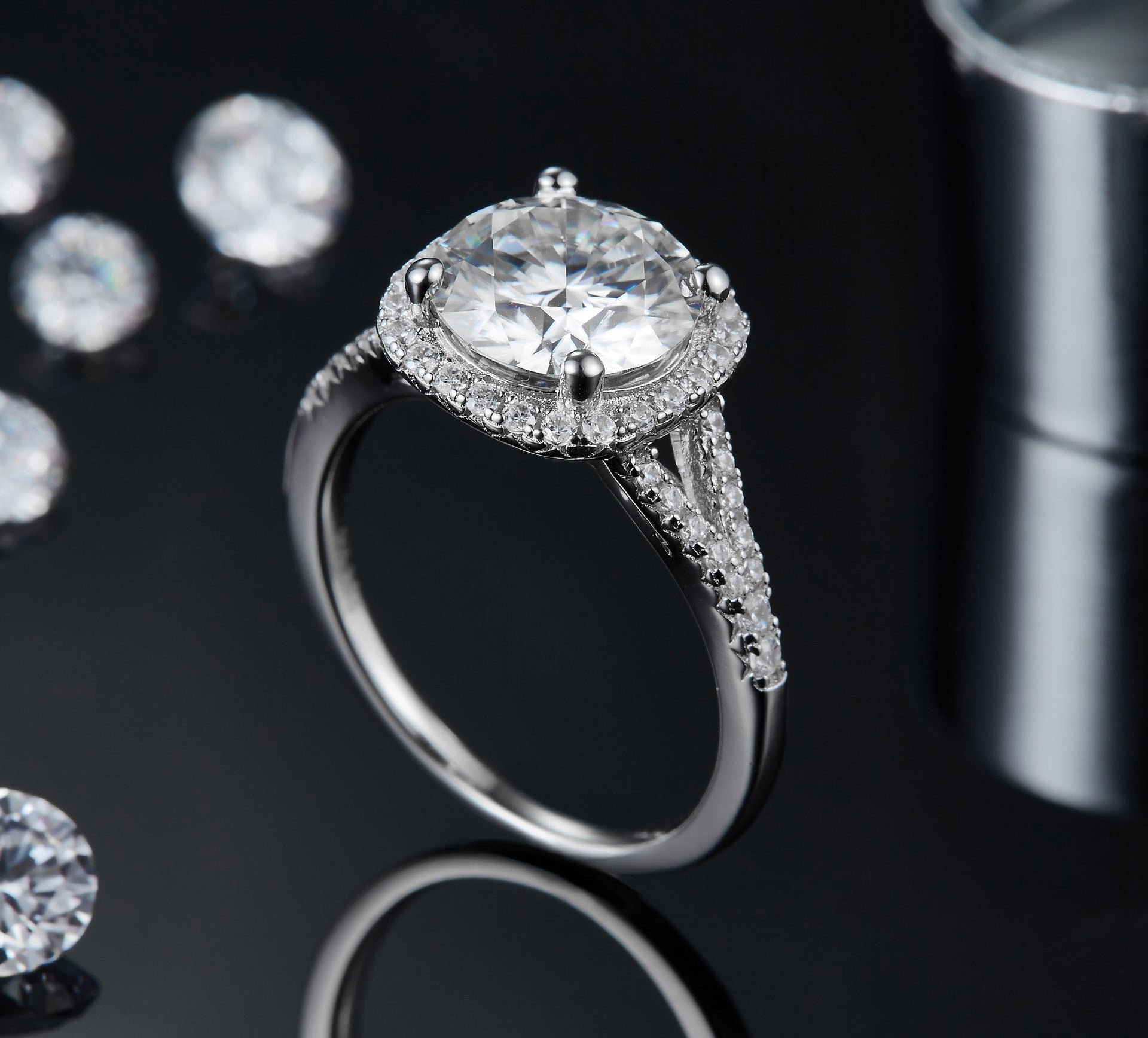 „Alorien“ Silver Plated White Gold Moissanite Ring