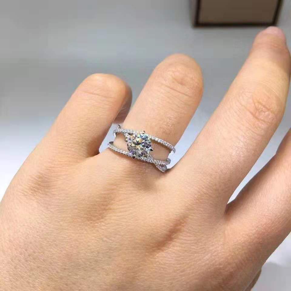 „Zerayne“ Three Lives Moissanite Ring One Carat