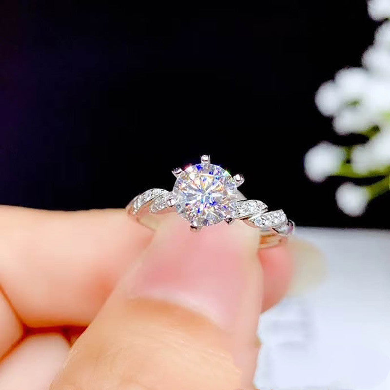 „Vallère“ 18K Gold Gold moissanite