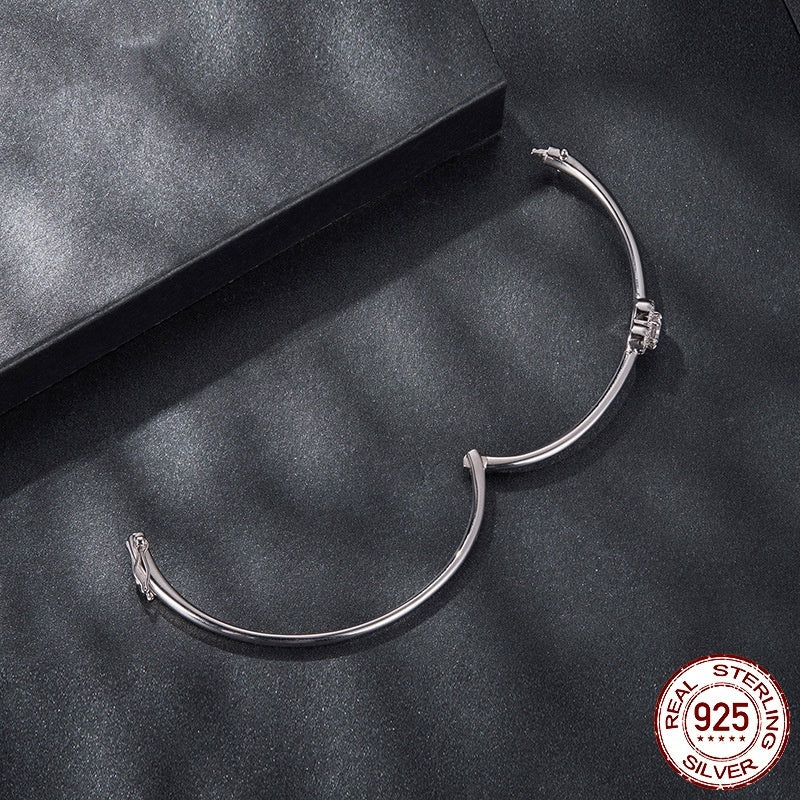 Sterling Silver Moissanite Hearth bracelet