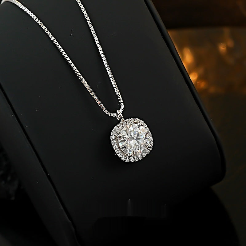 Silver Round Necklace Moissanit Diamond