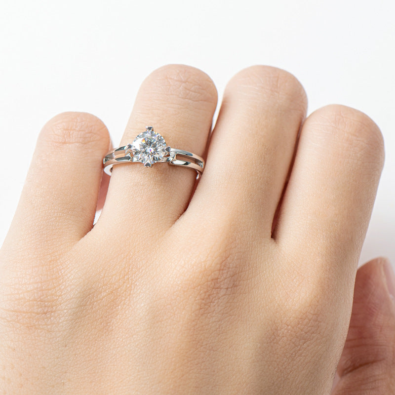 „Corvielle“ 1 Carat Moissanite white gold Ring