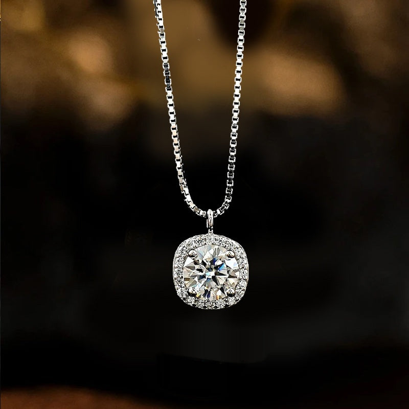 Silver Round Necklace Moissanit Diamond